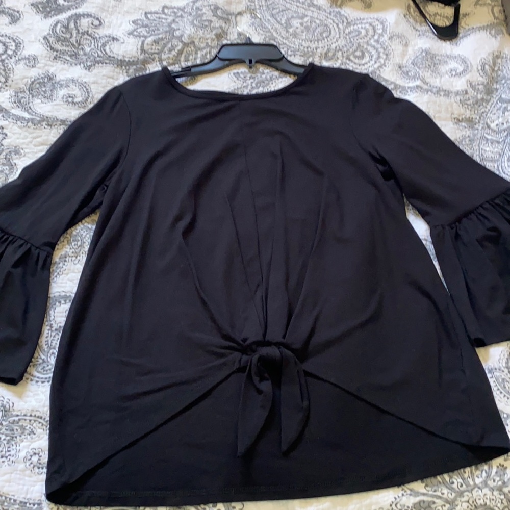 New Direction XL blouse flare sleeves. knot front